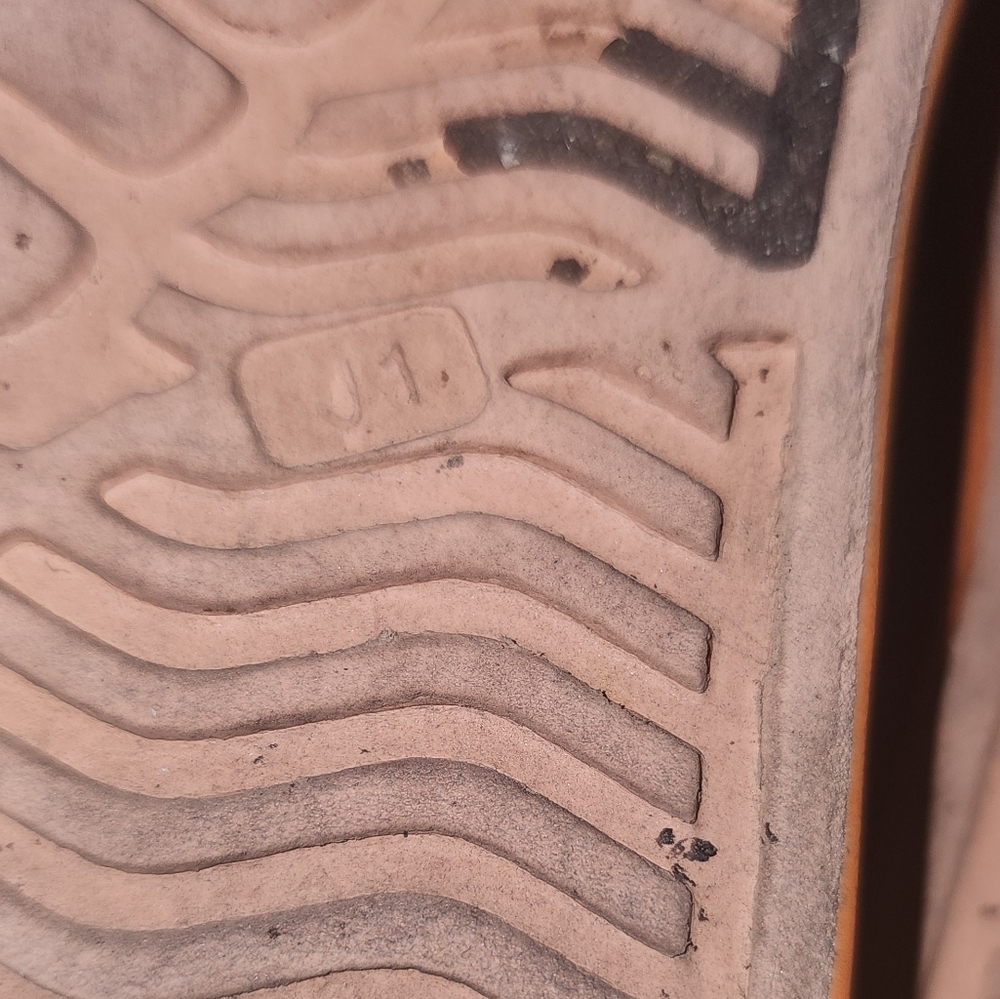 Native Shoes - Picture 6 of 7